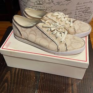 RARE DEE PENELOPE COACH SHOES